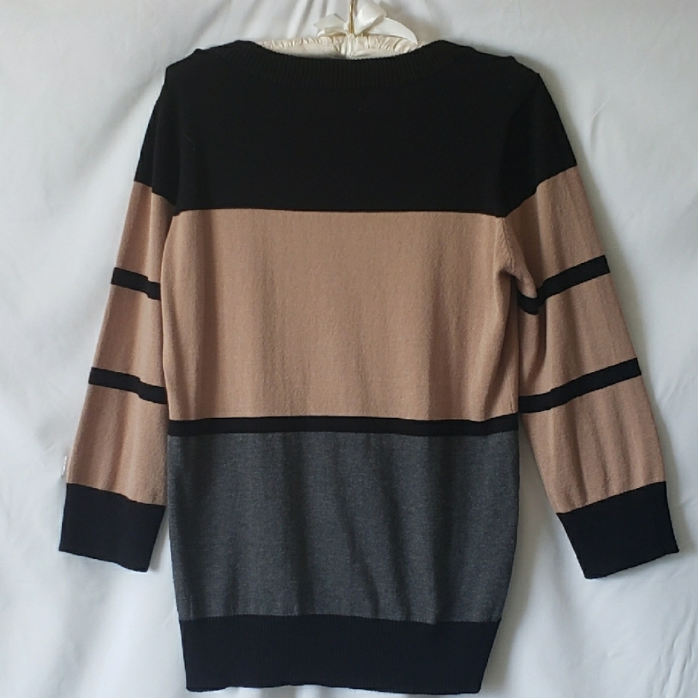 Colorblock Sweater - Picture 3 of 4